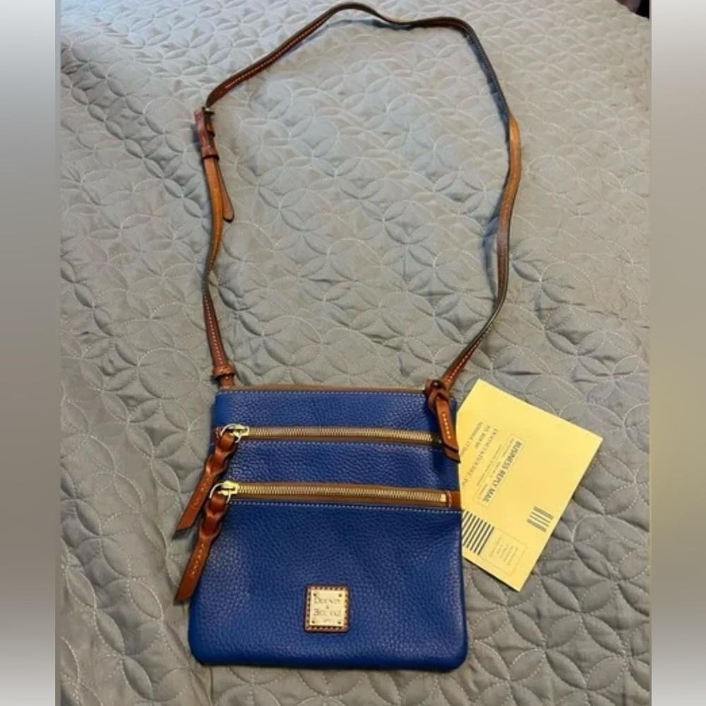 Dooney & Bourke Handbag Pebble Grain Triple Zip Crossbody​​